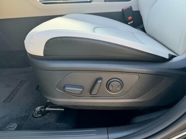 new 2025 Kia Sportage car, priced at $28,318