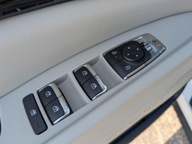 new 2025 Kia Carnival car, priced at $49,779