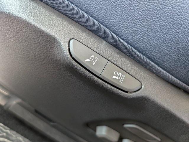 new 2025 Kia Carnival car, priced at $49,779