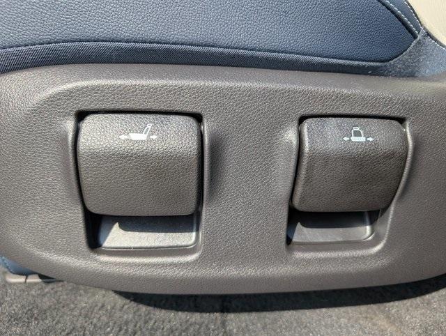 new 2025 Kia Carnival car, priced at $49,779