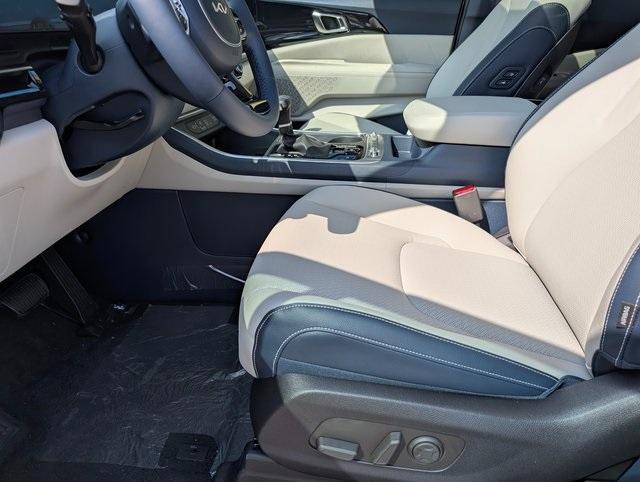 new 2025 Kia Carnival car, priced at $49,779