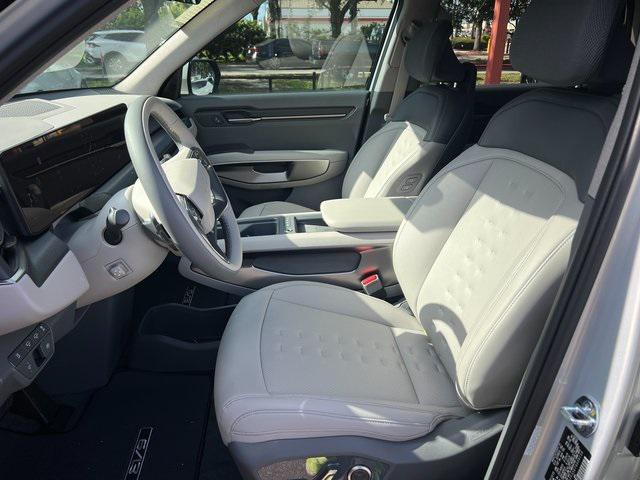 new 2026 Kia EV9 car, priced at $62,162