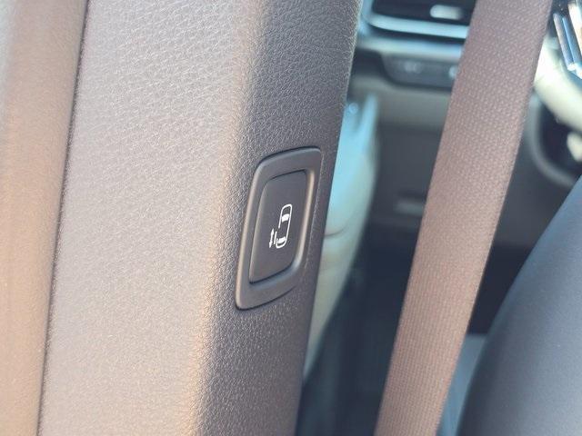 new 2025 Kia Carnival car, priced at $39,335
