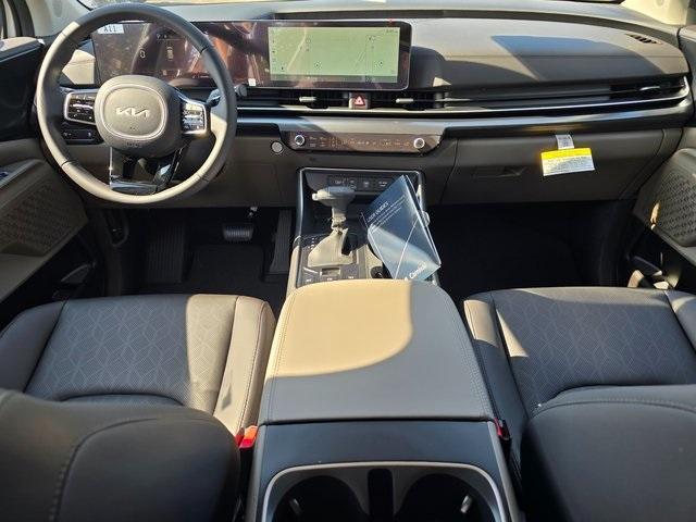 new 2025 Kia Carnival car, priced at $39,335