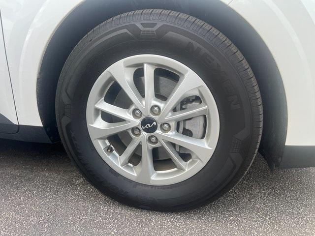 used 2023 Kia Carnival car, priced at $32,471