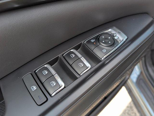 new 2025 Kia Carnival Hybrid car, priced at $50,931
