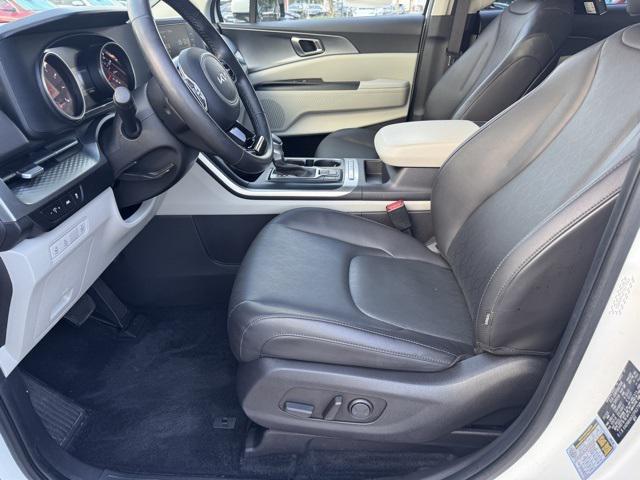 used 2023 Kia Carnival car, priced at $29,456