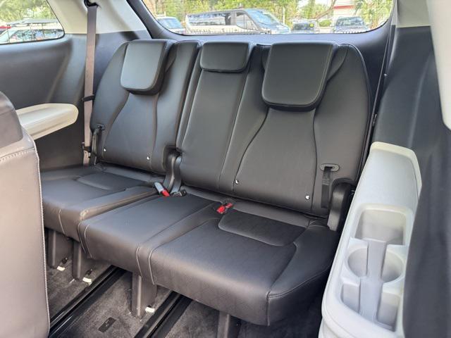 used 2023 Kia Carnival car, priced at $29,456