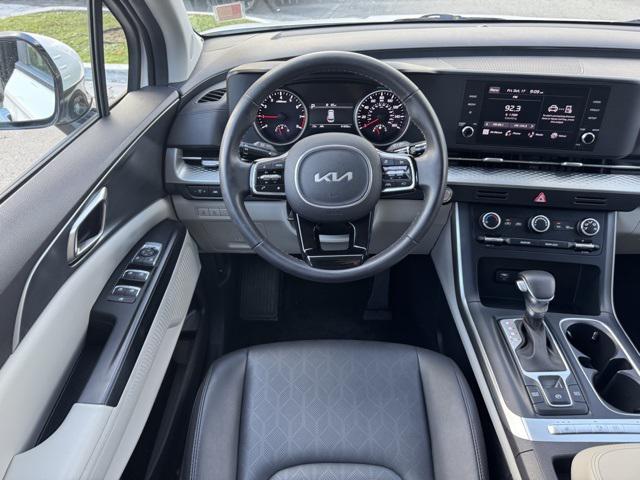used 2023 Kia Carnival car, priced at $29,456
