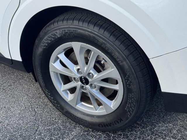 used 2023 Kia Carnival car, priced at $29,456