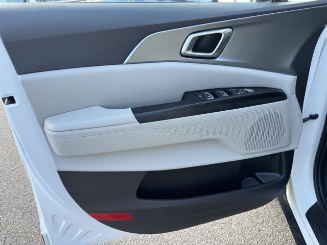 used 2023 Kia Carnival car, priced at $29,456