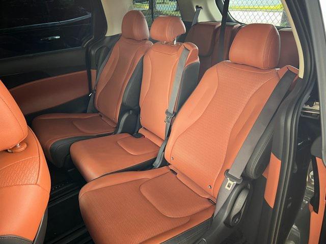 used 2024 Kia Carnival car, priced at $43,007