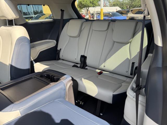 new 2026 Kia Carnival Hybrid car, priced at $47,909