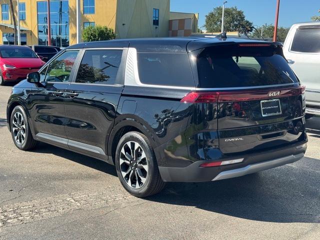 used 2024 Kia Carnival car, priced at $30,714