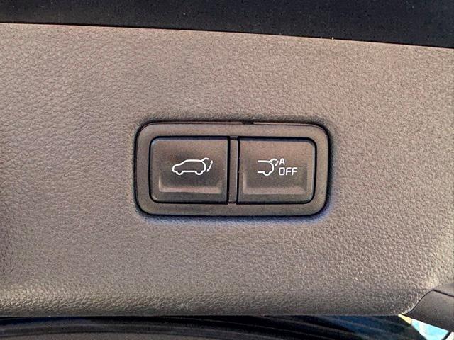 used 2024 Kia Carnival car, priced at $30,714