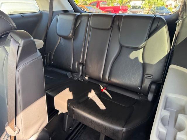 used 2024 Kia Carnival car, priced at $30,714