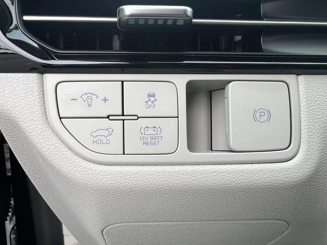new 2026 Kia Sportage Hybrid car, priced at $34,135
