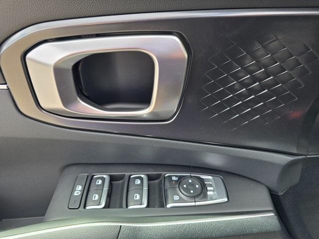 new 2025 Kia Sorento car, priced at $35,292