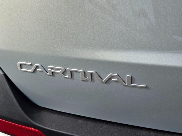 new 2025 Kia Carnival car, priced at $52,022