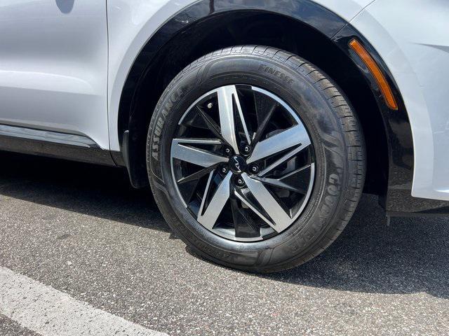 used 2023 Kia Sorento car, priced at $23,993