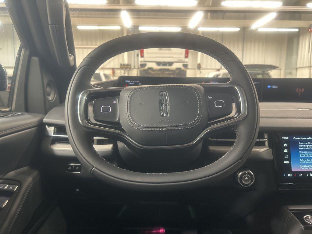 new 2025 Lincoln Navigator car, priced at $106,440