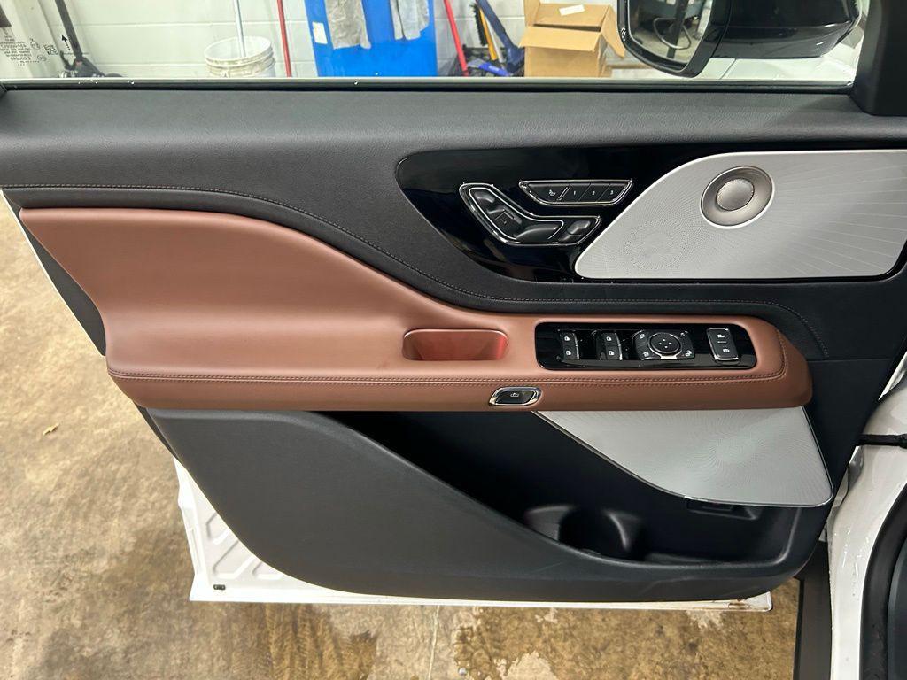 new 2025 Lincoln Aviator car, priced at $78,870