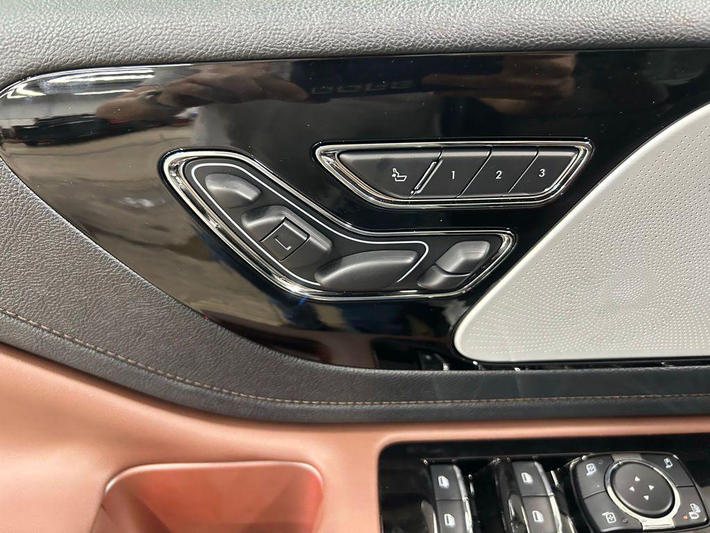 new 2025 Lincoln Aviator car, priced at $78,870