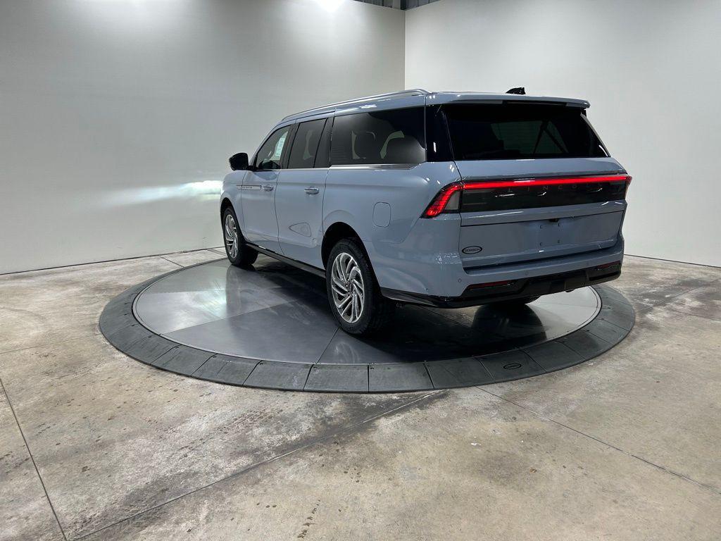 new 2025 Lincoln Navigator car, priced at $105,225