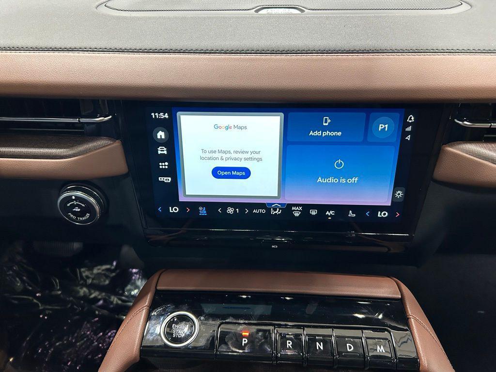 new 2025 Lincoln Navigator car, priced at $105,225
