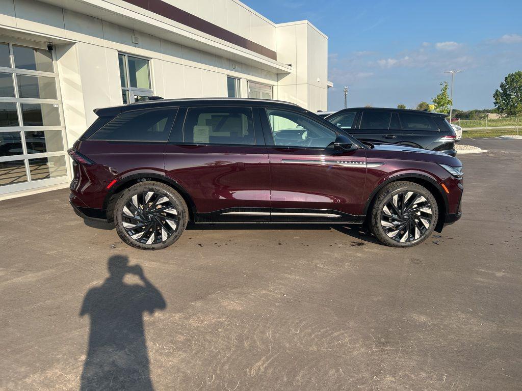 new 2025 Lincoln Nautilus car, priced at $74,895