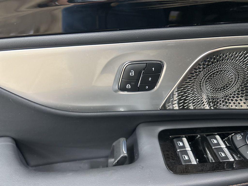 new 2025 Lincoln Nautilus car, priced at $74,895