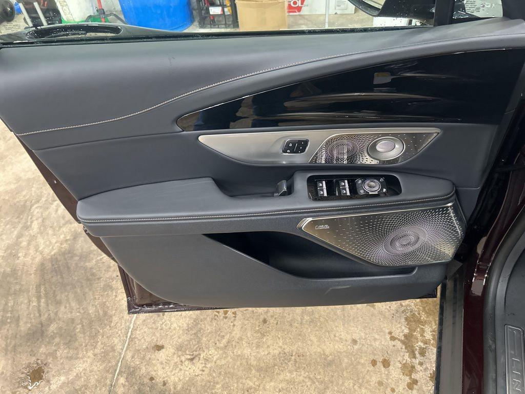 new 2025 Lincoln Nautilus car, priced at $74,895