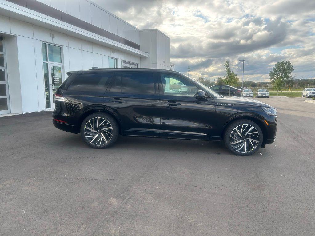 new 2025 Lincoln Aviator car, priced at $93,125