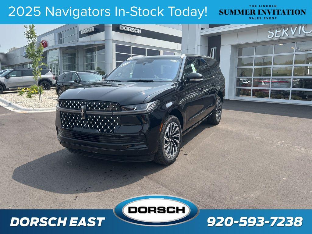 new 2025 Lincoln Navigator car, priced at $123,035