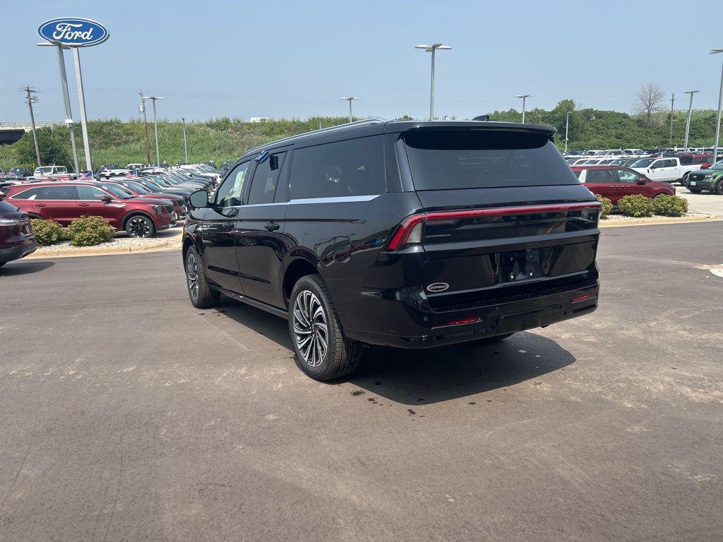 new 2025 Lincoln Navigator car, priced at $123,035