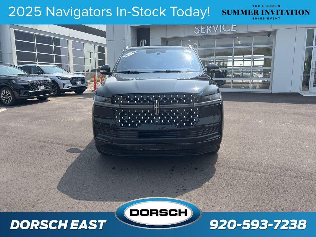 new 2025 Lincoln Navigator car, priced at $123,035