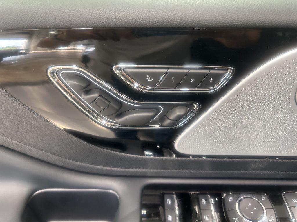 new 2025 Lincoln Aviator car, priced at $79,495