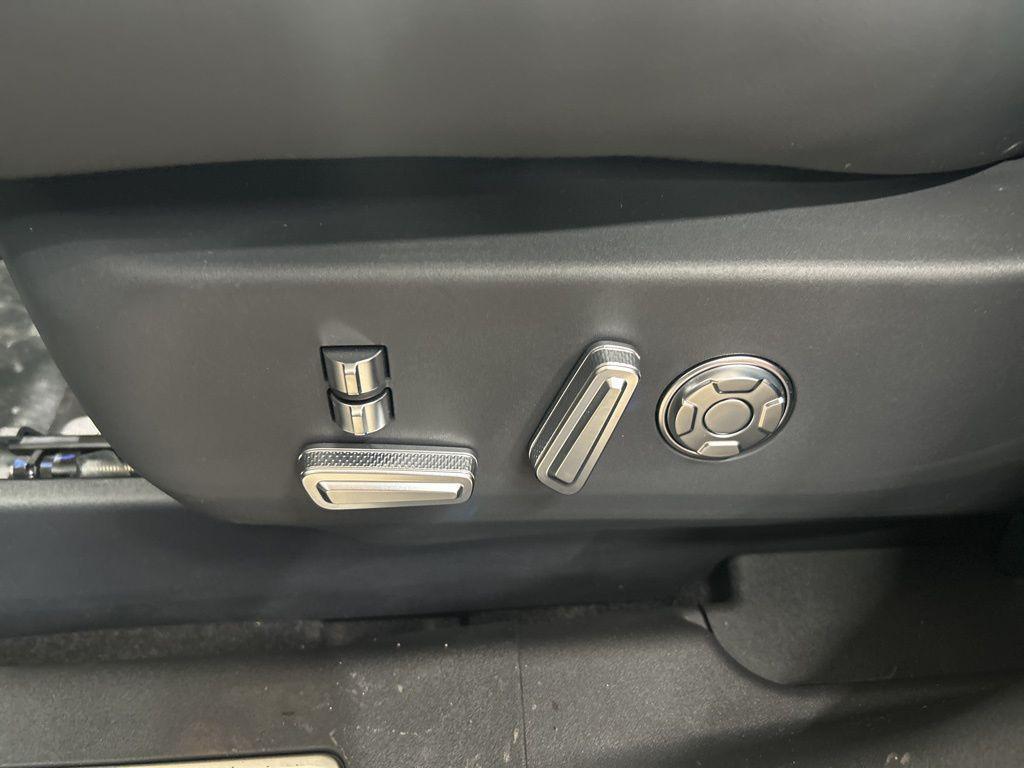 new 2025 Lincoln Nautilus car, priced at $69,895