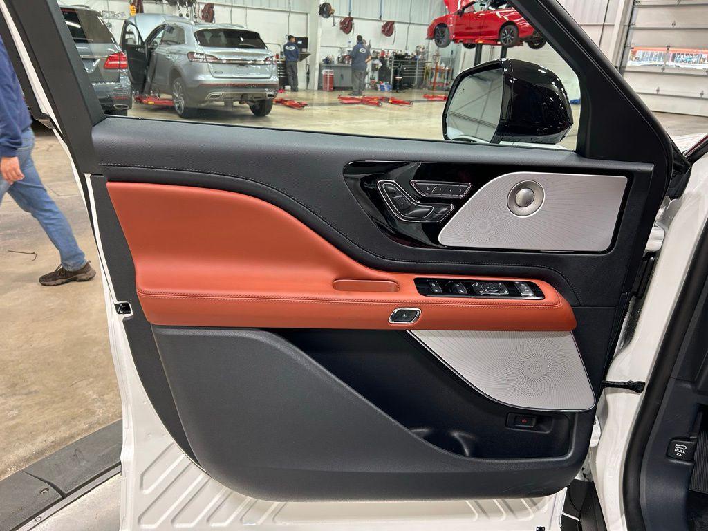 new 2026 Lincoln Aviator car, priced at $85,360