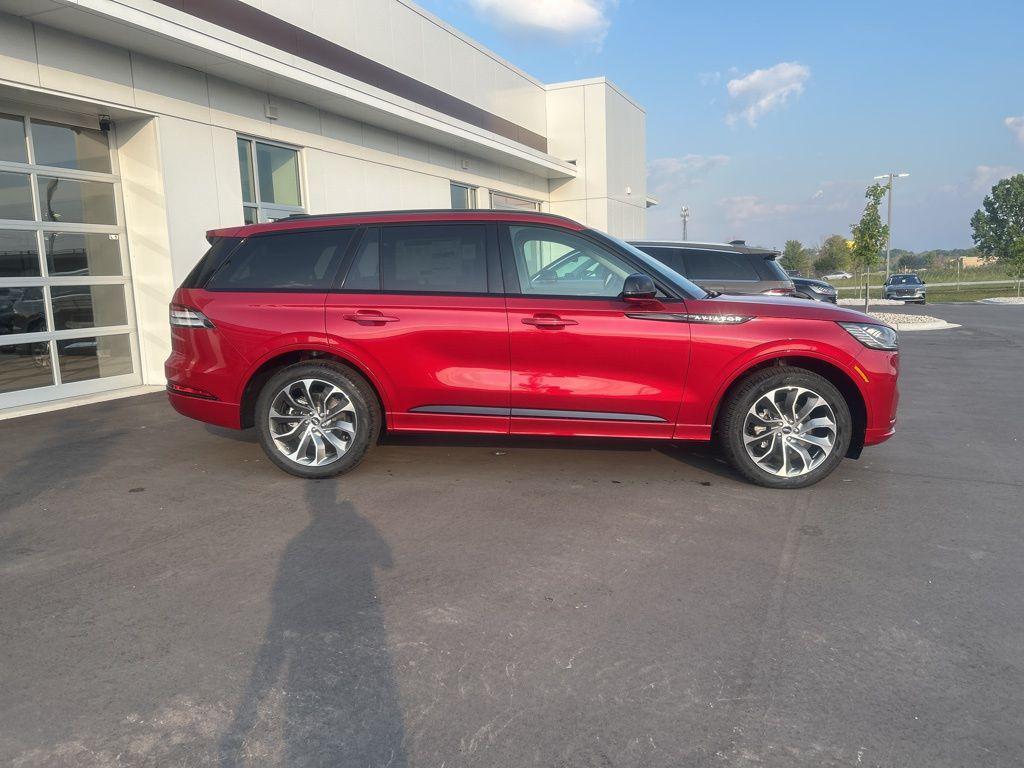 new 2025 Lincoln Aviator car, priced at $70,275