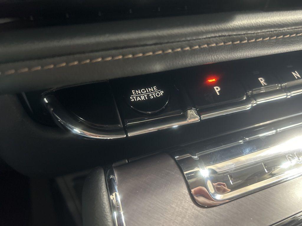 new 2025 Lincoln Aviator car, priced at $70,275
