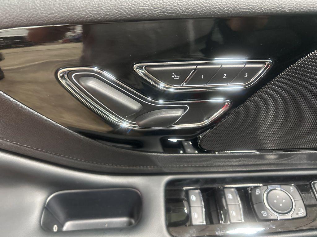 new 2025 Lincoln Aviator car, priced at $70,275