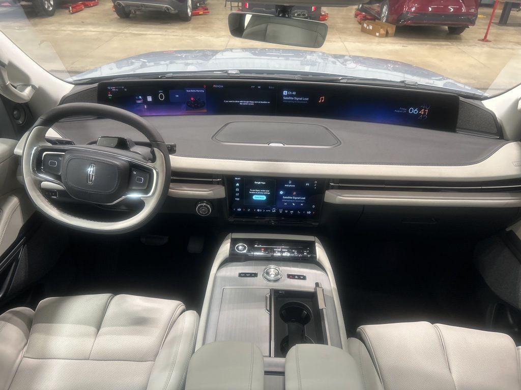 new 2025 Lincoln Navigator car, priced at $101,940