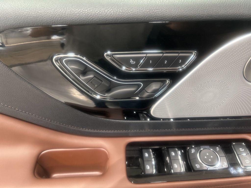 new 2025 Lincoln Aviator car, priced at $82,475