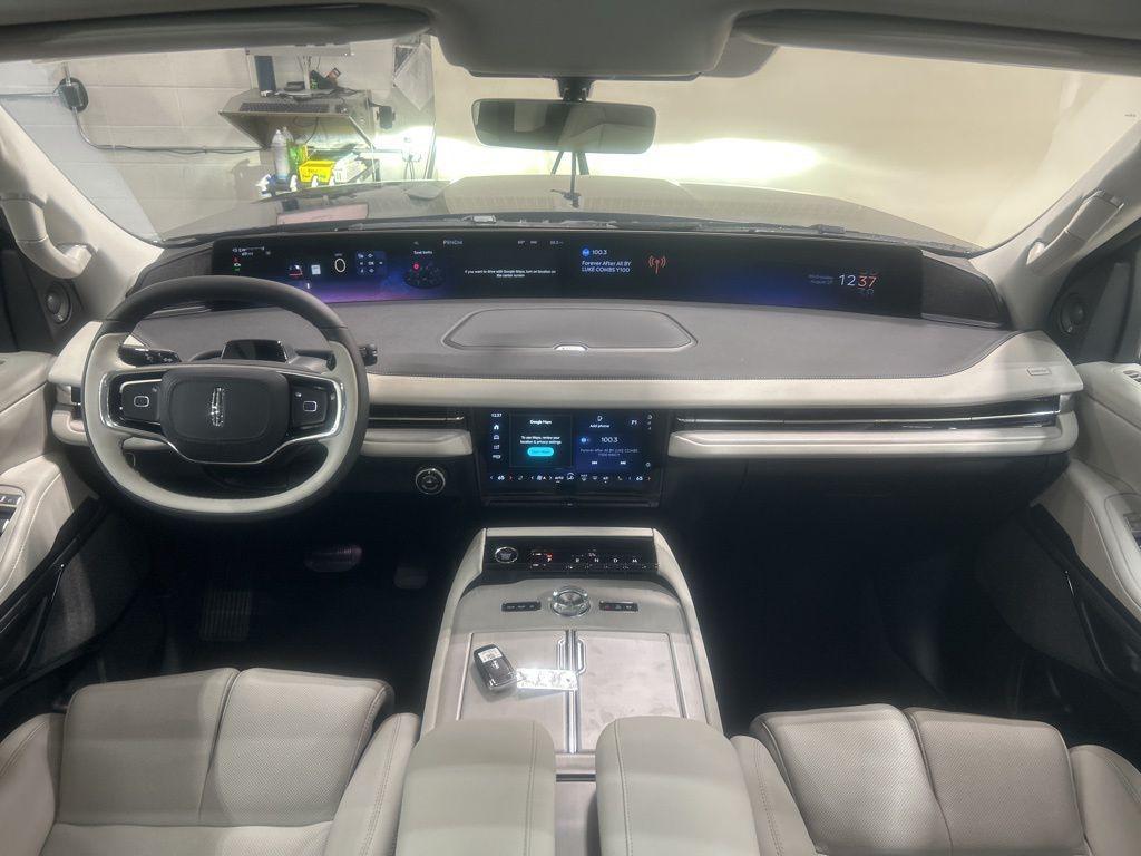new 2025 Lincoln Navigator car, priced at $101,190