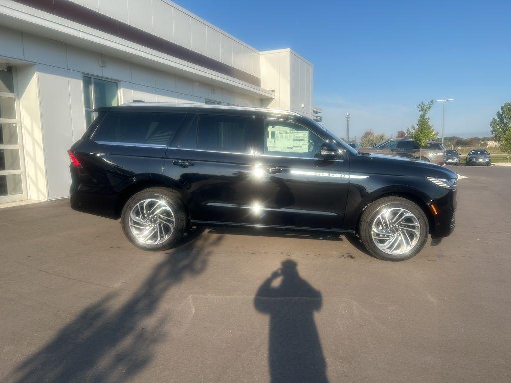 new 2025 Lincoln Navigator car, priced at $101,190