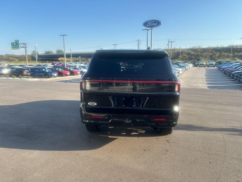 new 2025 Lincoln Navigator car, priced at $101,190