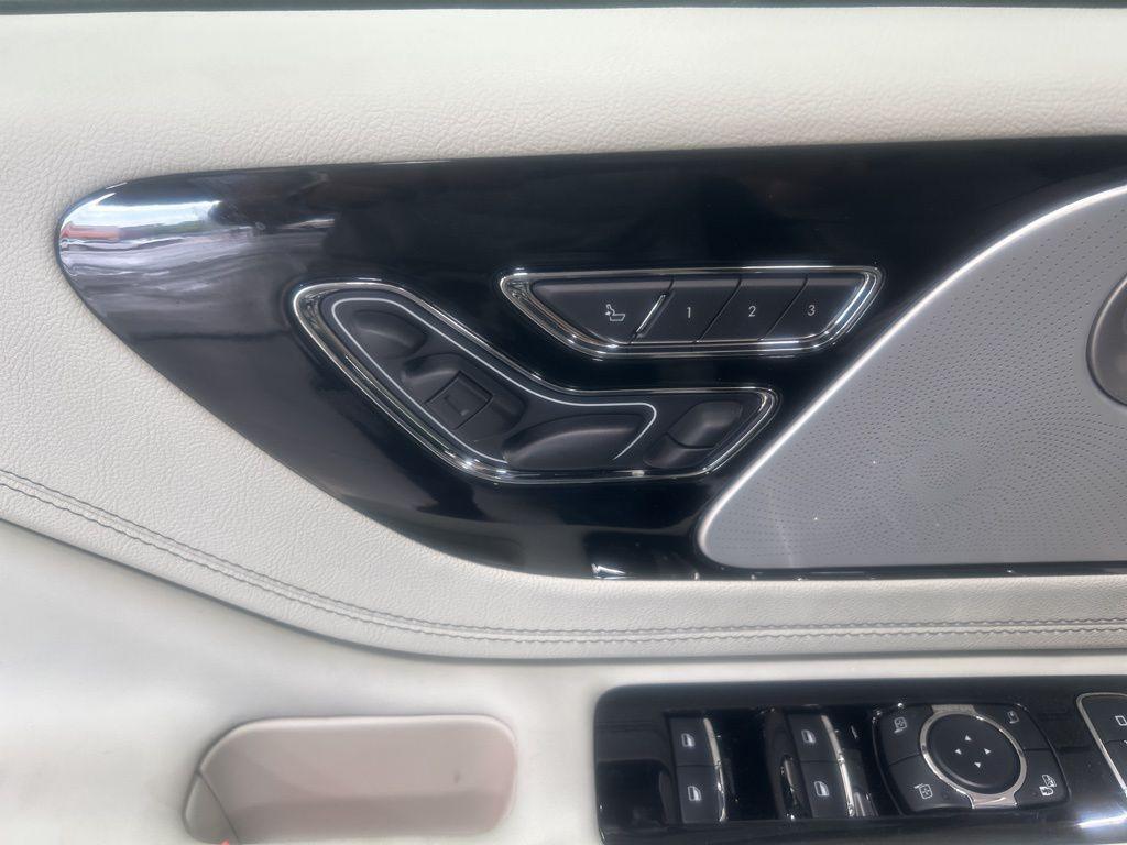 new 2025 Lincoln Aviator car, priced at $98,105