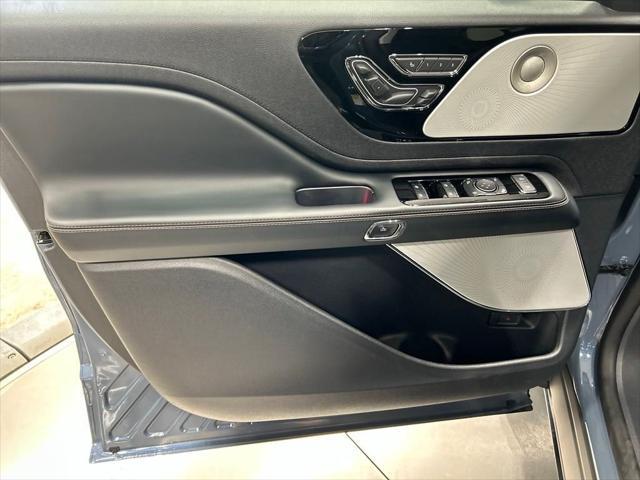 new 2025 Lincoln Aviator car, priced at $73,685