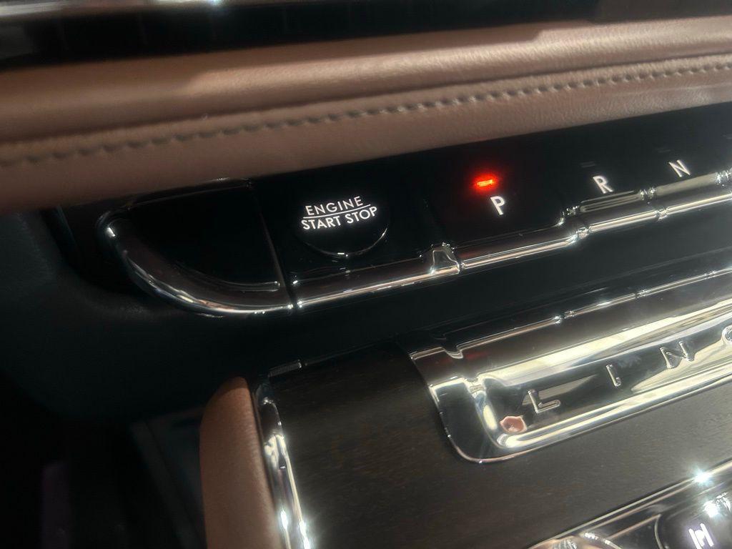 new 2025 Lincoln Aviator car, priced at $77,225